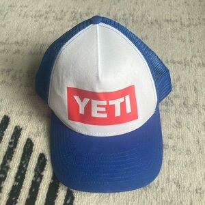 NWT Yeti Trucker Hat